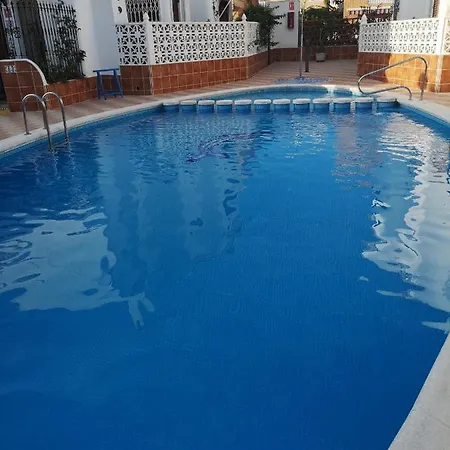 Mi Casita En Con Piscina Comunitaria Y Barbacoa Privada Torrevieja