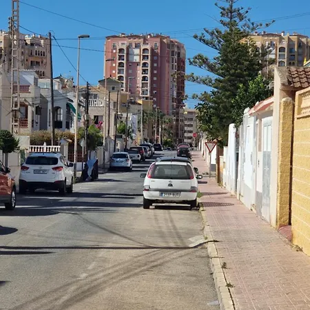 Mi Casita En Con Piscina Comunitaria Y Barbacoa Privada * Torrevieja