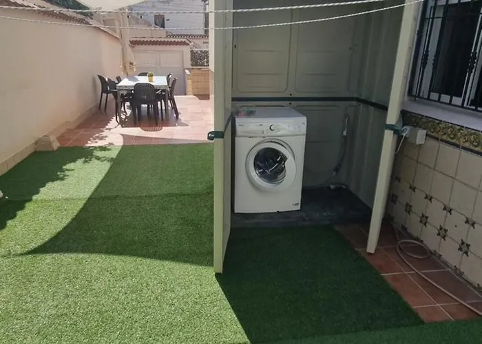 Mi Casita En Con Piscina Comunitaria Y Barbacoa Privada Сasa de vacaciones Torrevieja